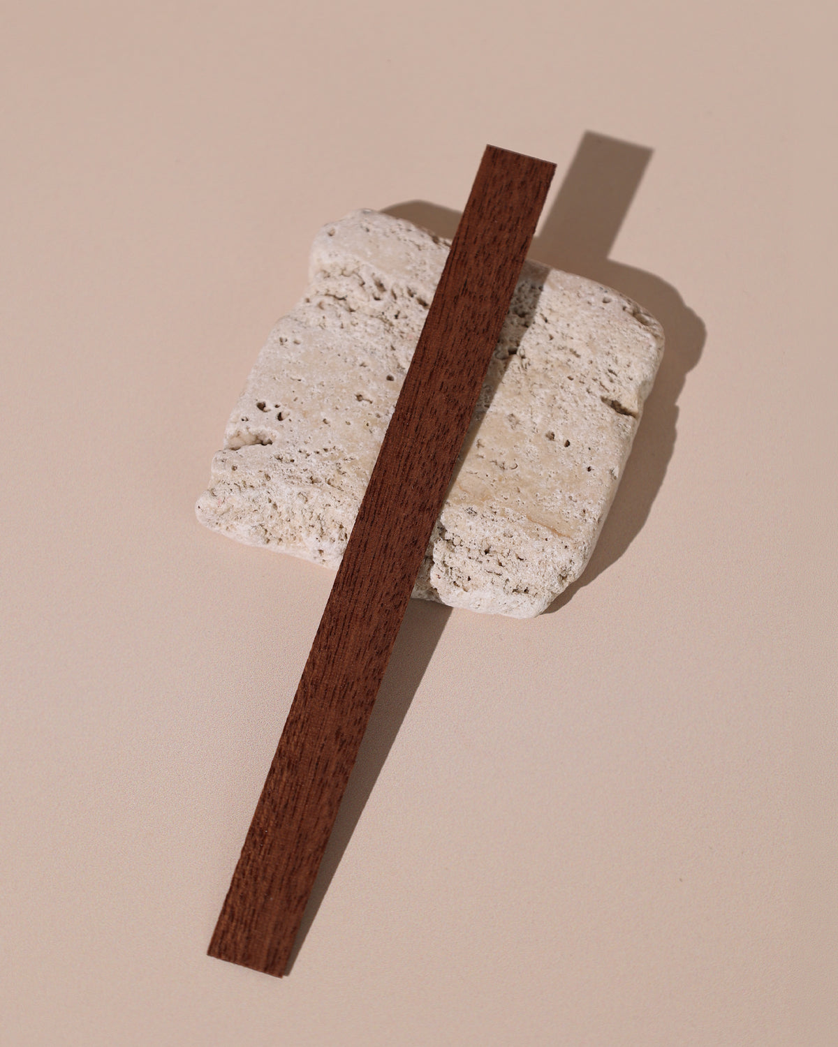 Knot drewniany egzotyczny cienki 1,2 x 0,06 cm