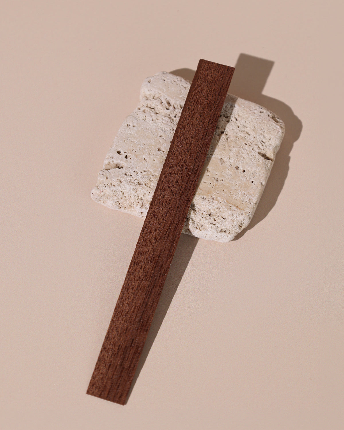 Knot drewniany egzotyczny cienki 1,5 x 0,06 cm