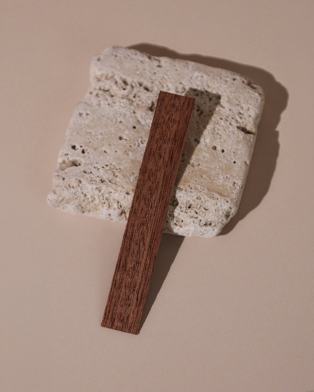 Knot drewniany egzotyczny cienki 1,2 x 0,06 cm