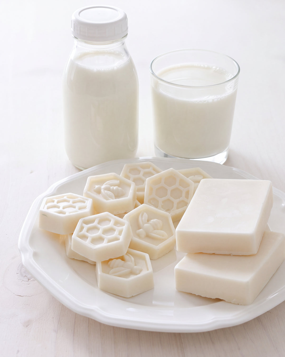 Baza mydlana biała glicerynowa z kozim mlekiem EasySoap - Goat Milk